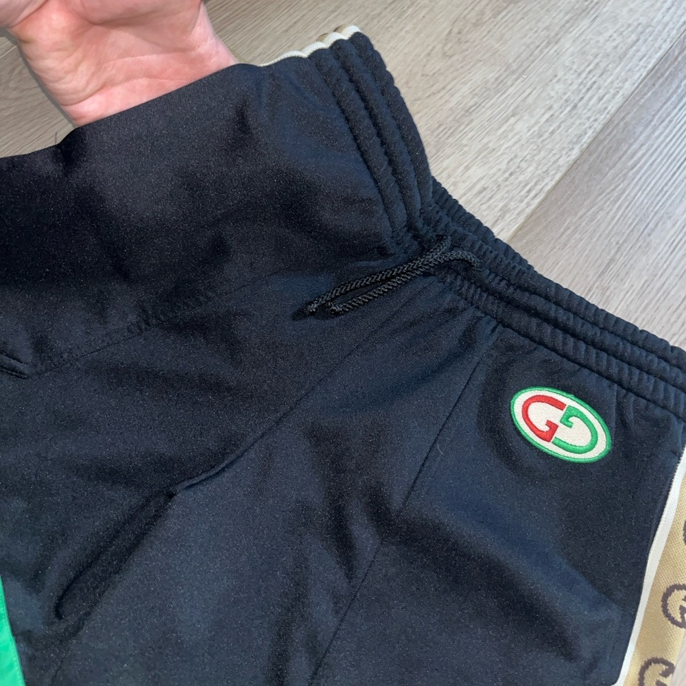 Gucci Web Stripe Interlocking G Shorts - Picture 3 of 10